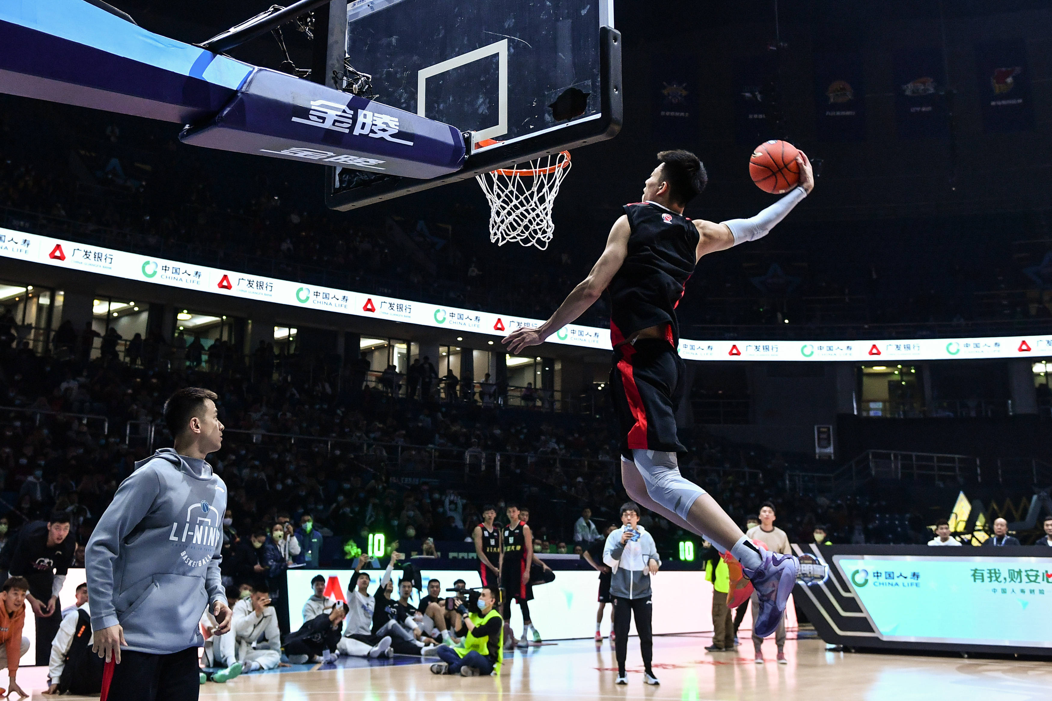 况中交出说 况中交出说